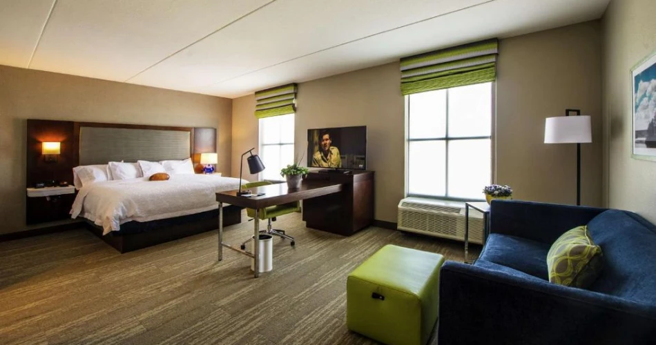 Top Hotels Within Walking Distance to Gillette Stadium, Foxborough