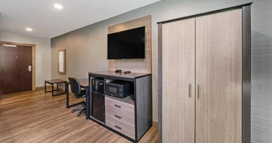 Top Best Hotels Within Walking Distance to Gillette Stadium, Foxborough