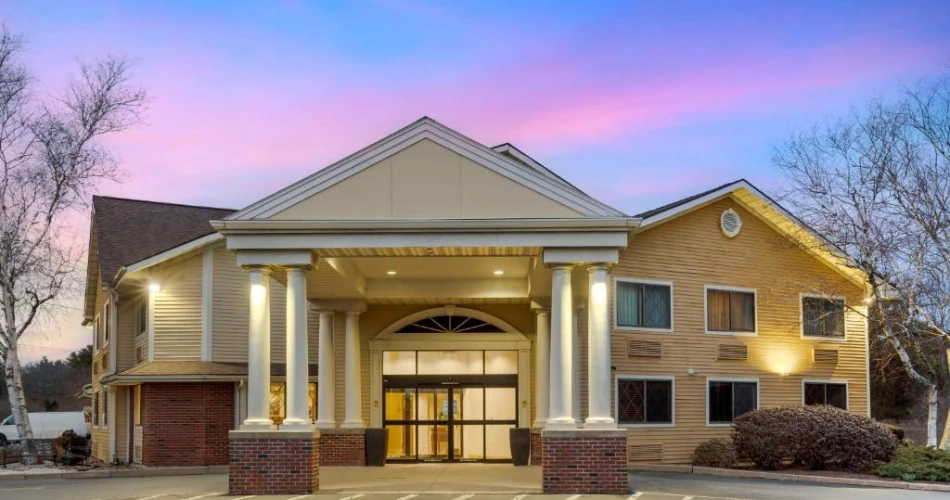 Top Hotels Around Gillette Stadium in Foxborough for Every Traveler