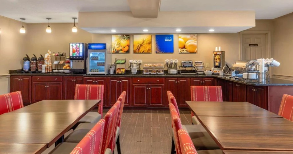 Top Hotels Around Gillette Stadium in Foxborough for Every Traveler