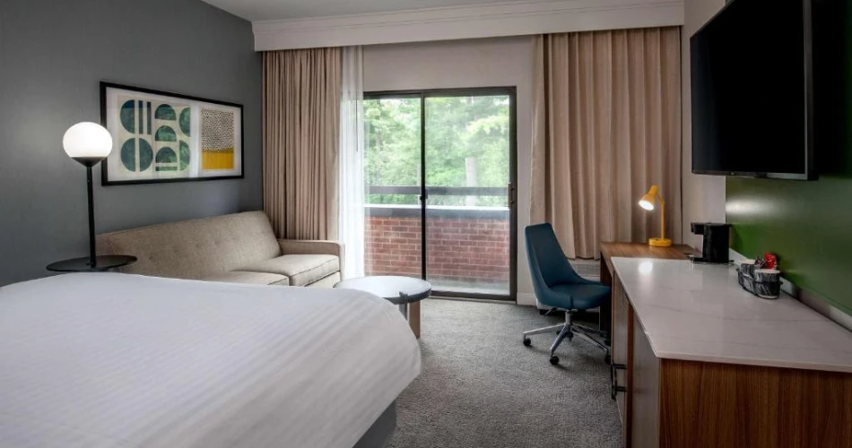 Best Places to Stay Near Gillette Stadium in Foxborough for an Unforgettable Experience