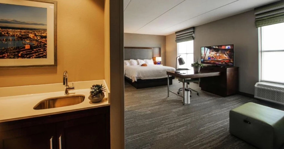 Best Places to Stay Near Gillette Stadium in Foxborough for an Unforgettable Experience