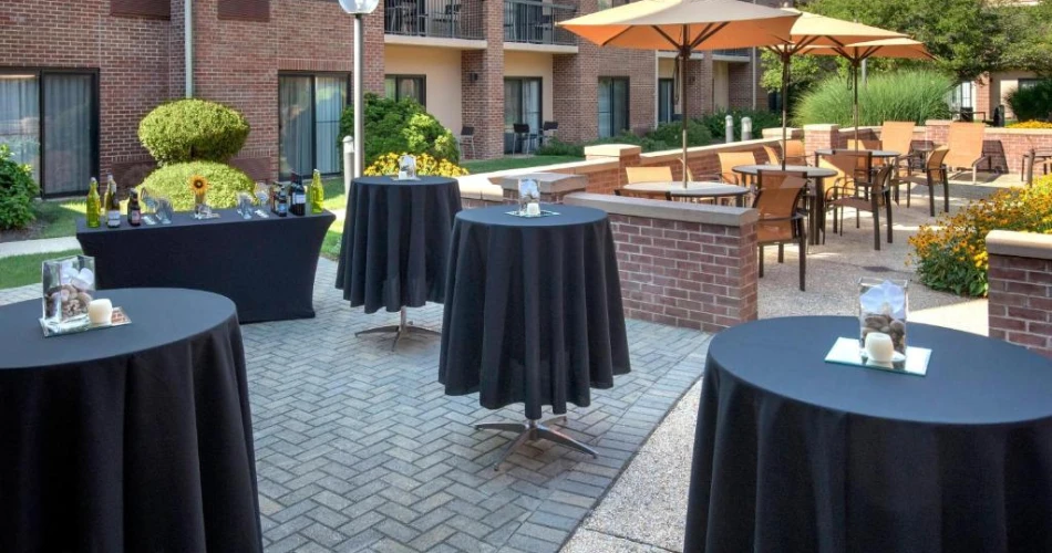 Best Places to Stay Near Gillette Stadium in Foxborough for an Unforgettable Experience